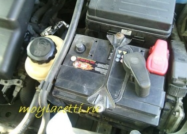 Замена салонного фильтра в автомобиле Lacetti рекомендуется не реже одного раза в год. Но здесь, конечно, необходимо учитывать пробег автомобиля и ...