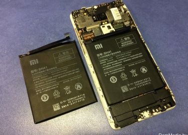 Замена аккумулятора Xiaomi - не такая уж и опростая процедура, так как большинство смартфонов этой марки имеют несъемную крышку. О том, как это сде...