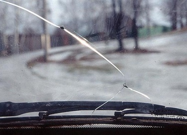 Известно, что лобовое стекло автомобиля Лада Гранта приходится обслуживать раз в пару лет. Сегодня доступны несколько брендов для выбора заднего и ...