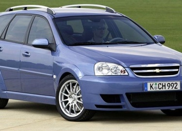 Когда производиться замена лобового стекла на Шевроле Лачетти, нужно правильно подобрать элемент. К примеру, заднее автостекло может иметь разный а...