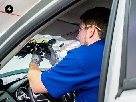 Замена ветрового стекла Mazda 6
