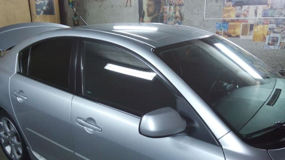 Боковое стекло Mazda 3
